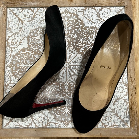 Christian Louboutin Black Round Toe Satin Red Bottoms 39 1/2 88mm - Picture 4 of 10